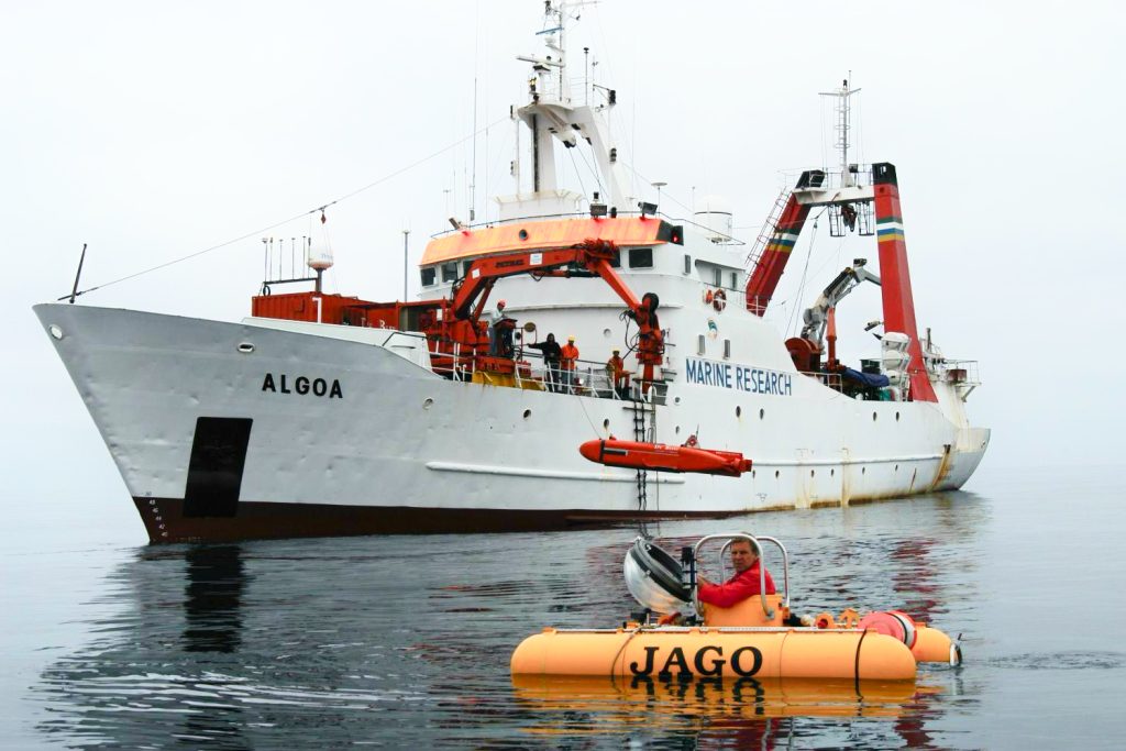 Marine research vessel Algoa with JAGO submersible. Ocean exploration and underwater research.